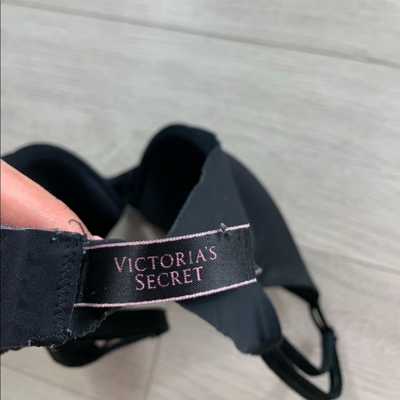 Victoria’s Secret Lined Perfect Coverage Black Bra - Picture 6 of 9